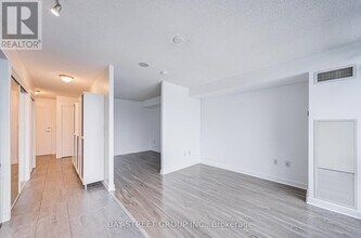 11 Brunel Ct in Toronto, ON - Building Photo - Building Photo