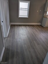 142 Harrison Ave in Garfield, NJ - Foto de edificio - Building Photo