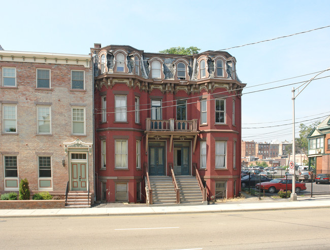 316-318 Mill St in Poughkeepsie, NY - Building Photo - Building Photo