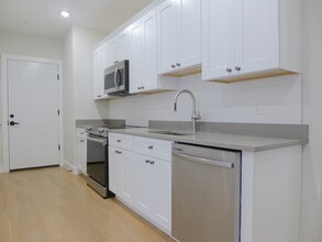 24 Farrington Ave, Unit 1 in Boston, MA - Building Photo - Building Photo