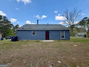 2720 Sapphire St in College Park, GA - Building Photo - Building Photo