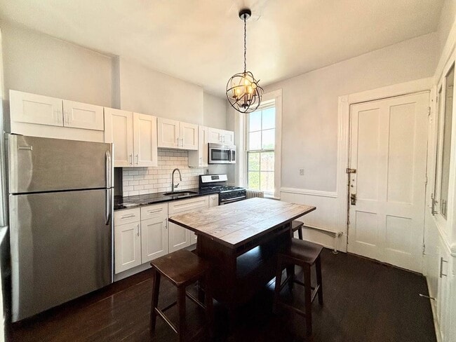 108 4th St in Troy, NY - Building Photo - Building Photo