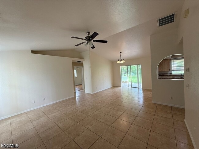 911 SE 31st St in Cape Coral, FL - Building Photo - Building Photo