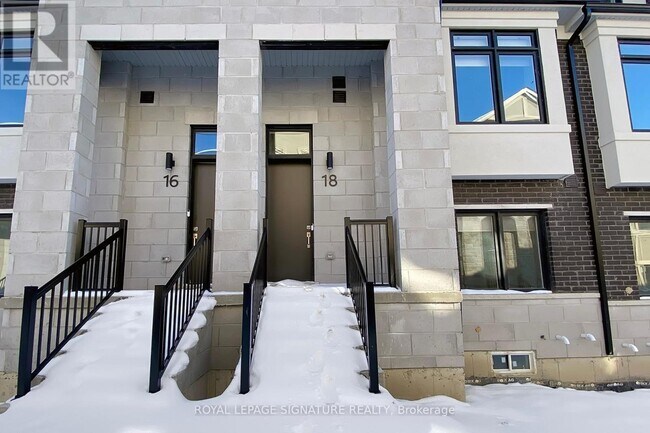 18 Chapple Ln. in Richmond Hill, ON - Building Photo - Building Photo