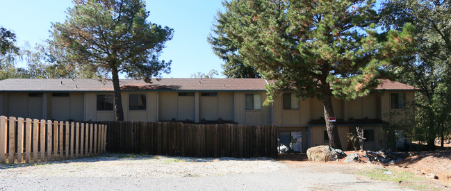 Rock Creek Townhomes in Auburn, CA - Building Photo - Building Photo