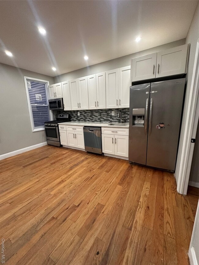 60-63 54th St in Queens, NY - Building Photo - Building Photo