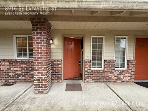 8916 SE Lafayette St in Portland, OR - Building Photo - Building Photo