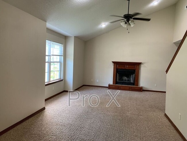 2027 Marigold St in Carthage, MO - Building Photo - Building Photo