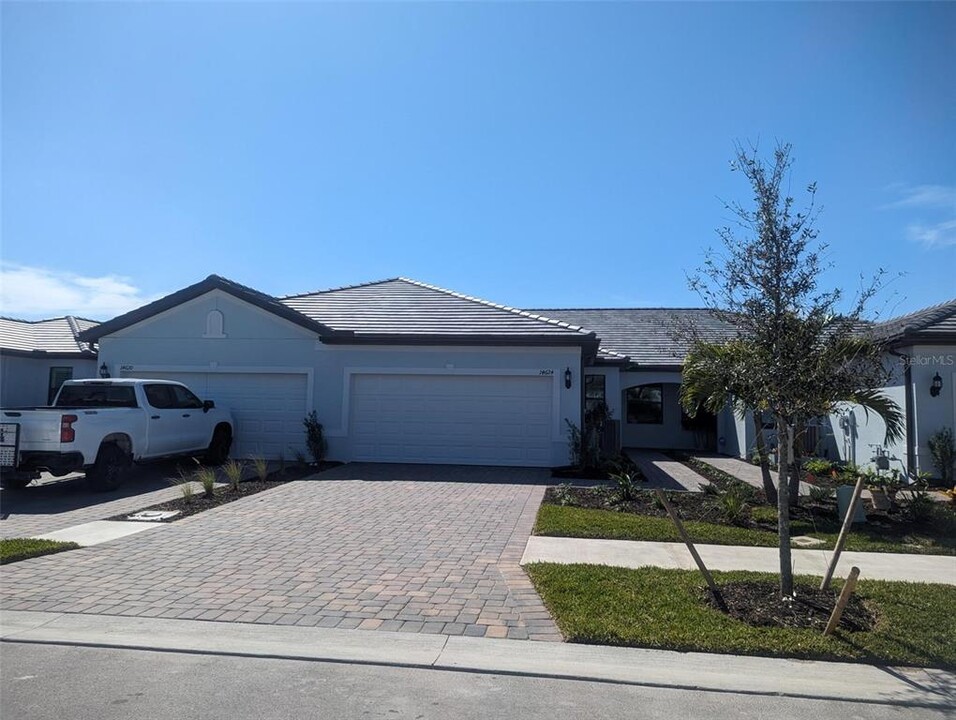 14624 Misty Pond Lp in Nokomis, FL - Building Photo