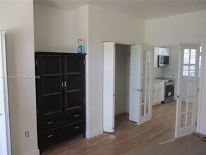 736 13th St in Miami Beach, FL - Building Photo - Building Photo