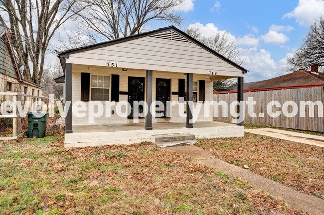 749 Pendleton St in Memphis, TN - Foto de edificio - Building Photo