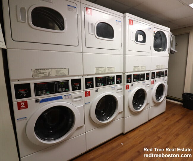 238 Hemenway St, Unit 15 in Boston, MA - Foto de edificio - Building Photo