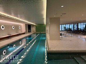 460 E Waterside Dr, Unit 1 in Chicago, IL - Building Photo - Building Photo