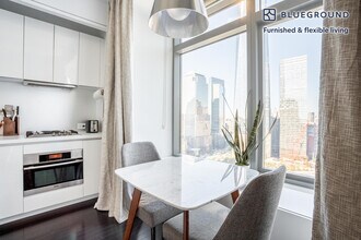 123 Washington St in New York, NY - Building Photo - Building Photo