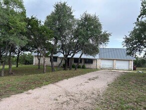 260 Hilltop Dr in Dripping Springs, TX - Building Photo - Building Photo