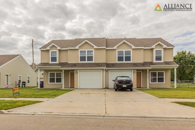 500 Brookmont Dr in Manhattan, KS - Building Photo - Building Photo