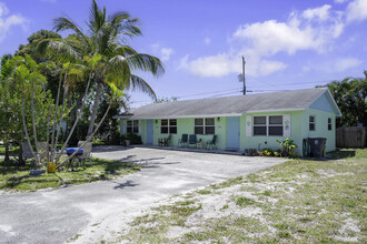 1940 Ridge Rd in North Palm Beach, FL - Building Photo - Building Photo