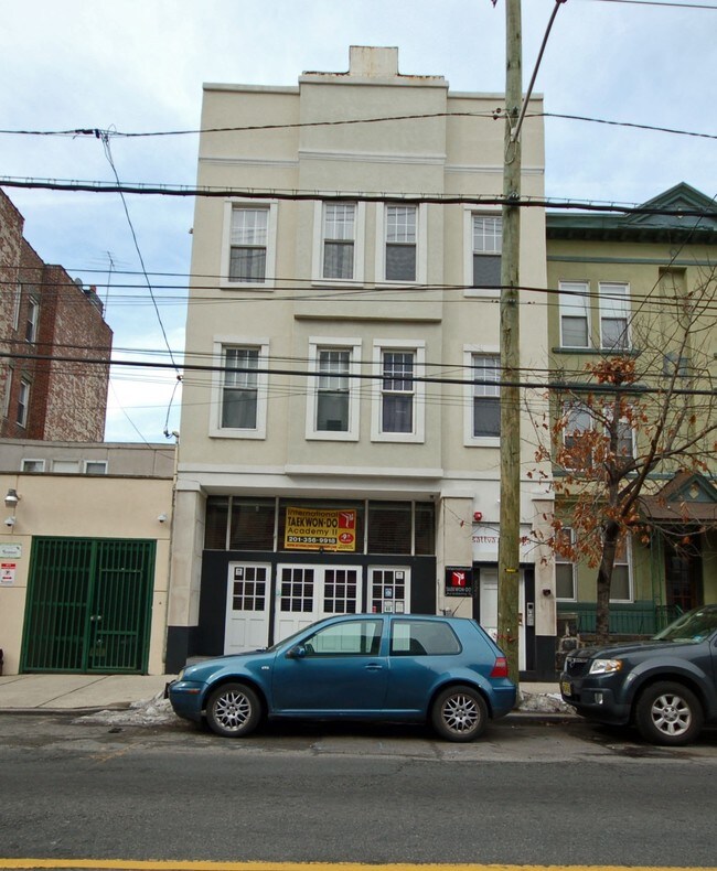 523 Palisade Ave