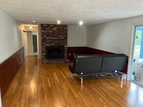 5 Freeman Cir in Lexington, MA - Building Photo - Building Photo