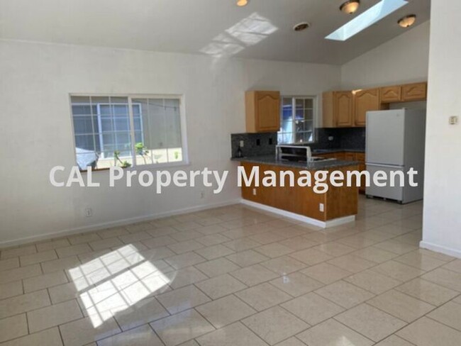 property at 409 N Vanderhurst Ave