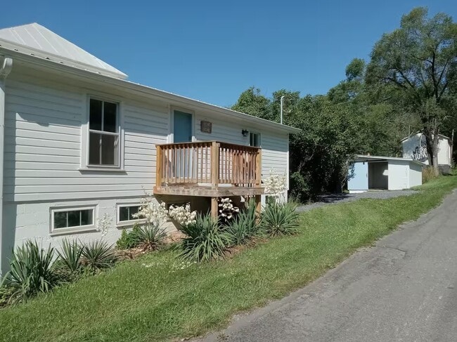 49 Cullers Run Rd, Unit Home suite home in Mathias, WV - Building Photo - Building Photo