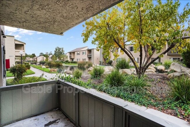 24526 W Nicklaus Dr in Santa Clarita, CA - Building Photo - Building Photo