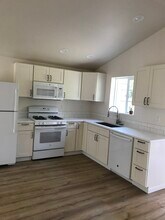 224 NE Jefferson St, Unit 224 A in Hillsboro, OR - Building Photo - Building Photo