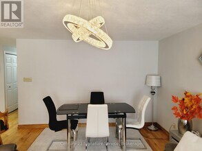 1127 Bleiler St in Cambridge, ON - Building Photo - Building Photo