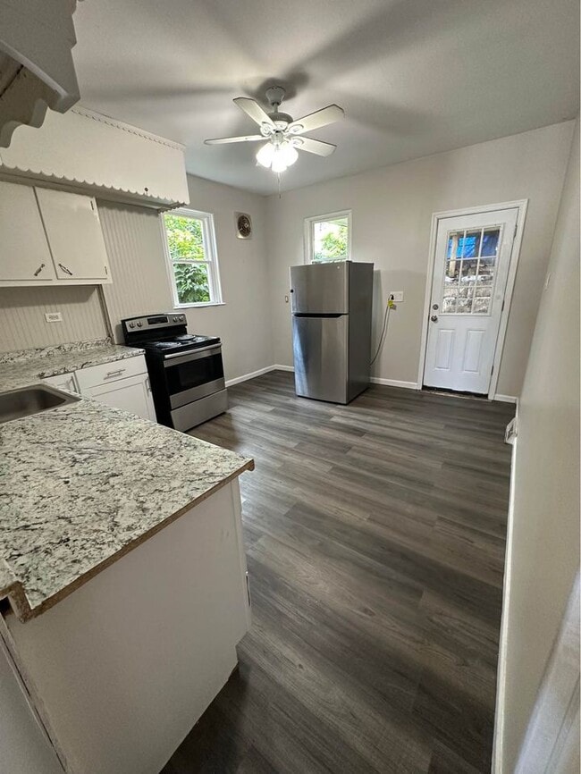 1811 Cedar Ave in Scranton, PA - Building Photo - Building Photo