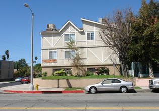 15701 Valerio St in Van Nuys, CA - Building Photo - Building Photo