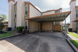 Ambiance Townhomes in Houston, TX - Foto de edificio - Building Photo
