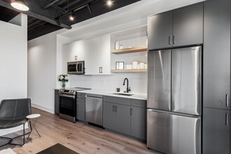 1802 W Berenice Ave in Chicago, IL - Building Photo - Building Photo