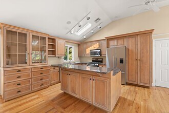 11 High Point Rd in Westport, CT - Building Photo - Building Photo
