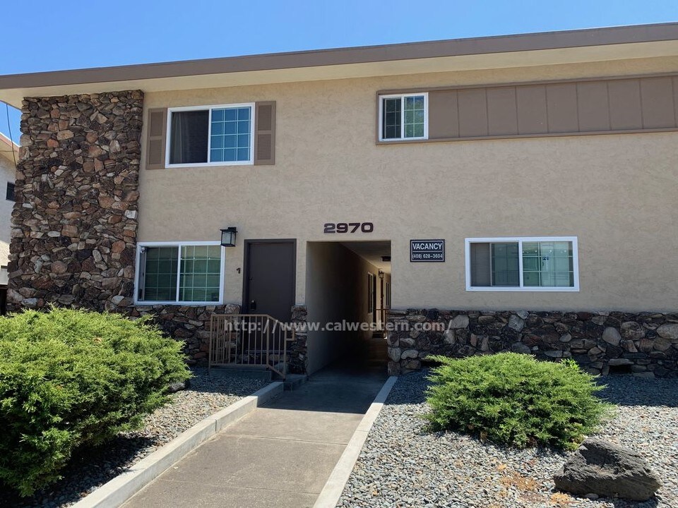 2970 Magliocco Dr-Unit -13 in San Jose, CA - Building Photo