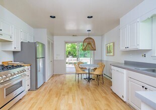 15 Maidstone Ave in East Hampton, NY - Building Photo - Building Photo