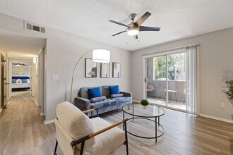 Sienna Square in Tallahassee, FL - Building Photo - Interior Photo