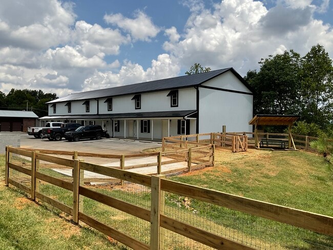 property at 2918 Montvale Rd