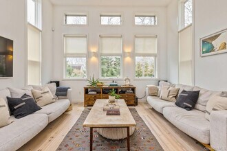 85 Camberly Rd in East Hampton, NY - Building Photo - Building Photo