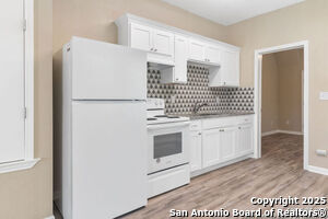 931 W Rosewood Ave in San Antonio, TX - Building Photo - Building Photo