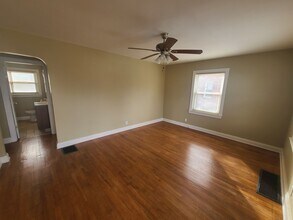 1627 Catalpa St in Louisville, KY - Building Photo - Building Photo