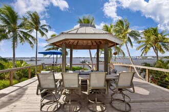90 NW Alice St in Jensen Beach, FL - Building Photo - Building Photo