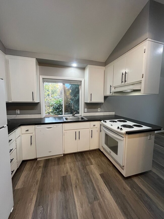 6899 Thurston Rd in Springfield, OR - Building Photo - Building Photo