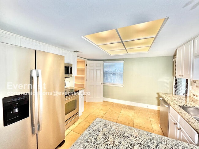 7807 Meadow Park Dr in Dallas, TX - Building Photo - Building Photo