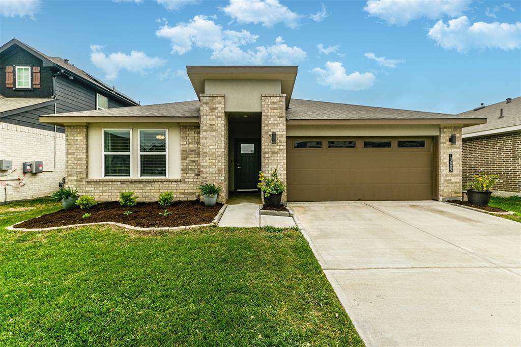13005 Oleander Bay Ln in La Marque, TX - Building Photo
