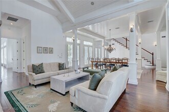 1551 Gulf Shore Blvd S in Naples, FL - Building Photo - Building Photo