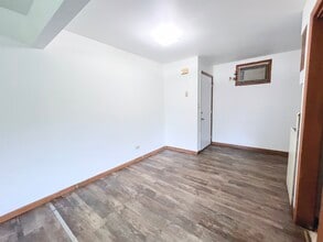 639 McHenry Ave in Woodstock, IL - Building Photo - Building Photo