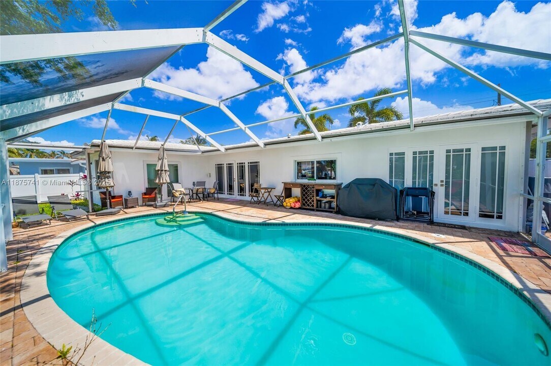 31 SE 12th St in Pompano Beach, FL - Building Photo