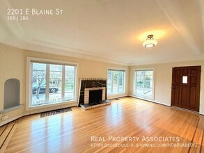 2201 E Blaine St in Seattle, WA - Building Photo - Building Photo