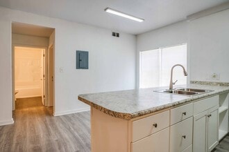 Mockingbird Garden Apartments in Tallahassee, FL - Building Photo - Building Photo