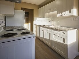 1462-1462 6th Ave in Fernie, BC - Building Photo